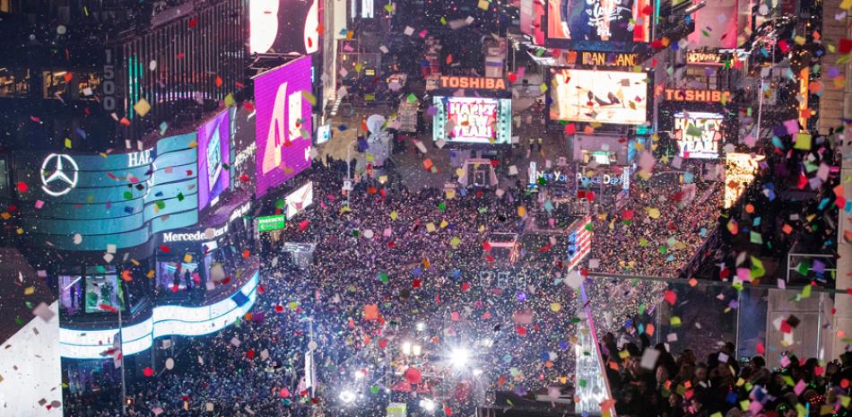 Festejo. En esta fotografía la gente celebra el inicio de un nuevo año en Times Square, Nueva York.