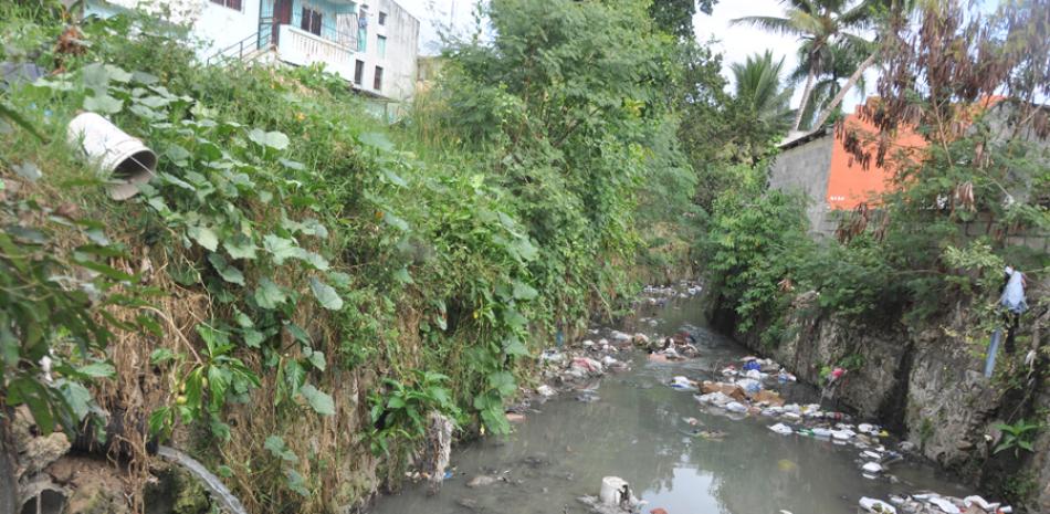 Desafío mundial. Alrededor de 2,400 millones de personas carecen de acceso a servicios básicos de saneamiento y más del 80% de las aguas residuales resultantes de actividades humanas se vierten en los ríos o el mar sin ningún tratamiento, según la Organización de las Naciones Unidas (ONU).