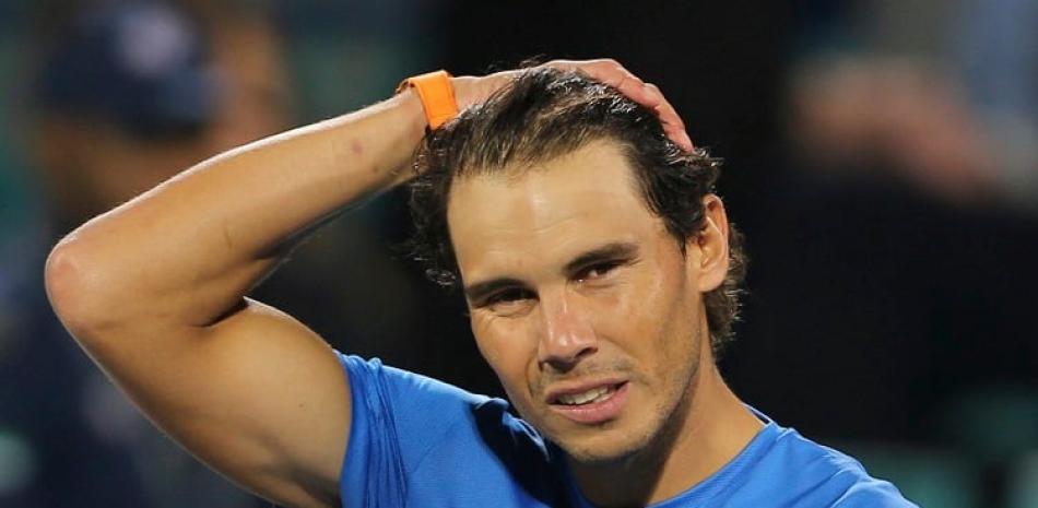 Rafael Nadal pudo completar el partido aunque cargó con la derrota.