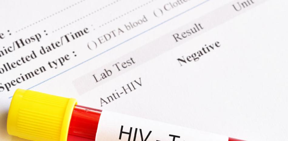 Según los resultados de ensayos clínicos aleatorizados, la PrEP puede reducir cerca del 90% el riesgo de contraer el VIH mediante relaciones sexuales