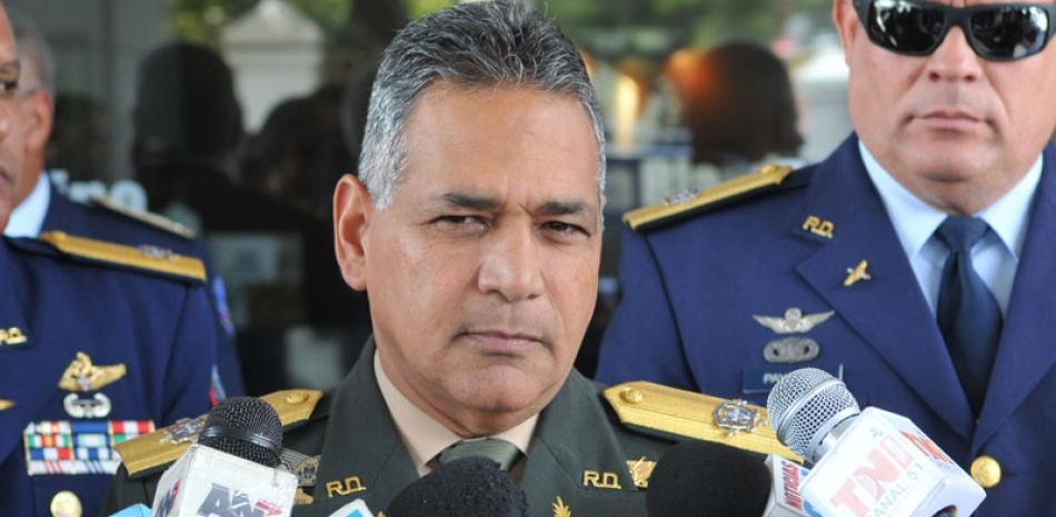 Declaración. El teniente general Rubén Paulino Sem, ministro de Defensa, dijo que los fusiles fueron robados de la fortaleza General Benito Monción , provincia Valverde.