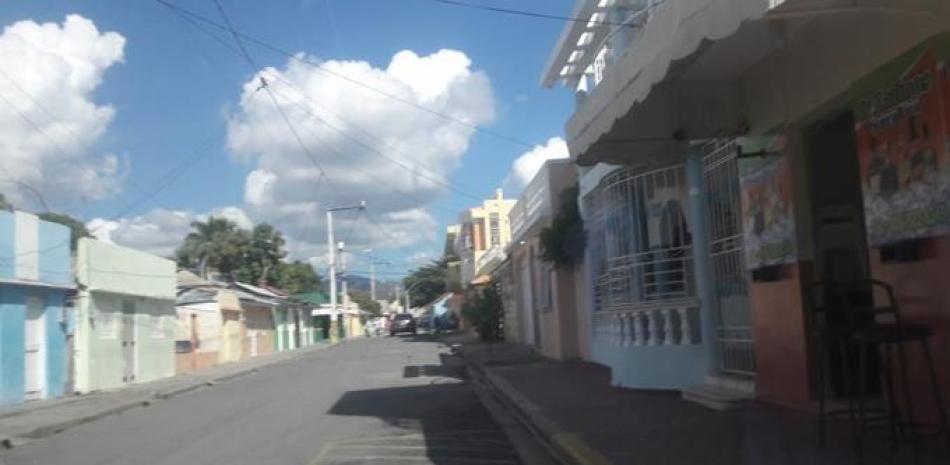 Así luce el barrio Santa Cruz este jueves, donde fue ultimado el coronel Ramos Álvarez el martes.