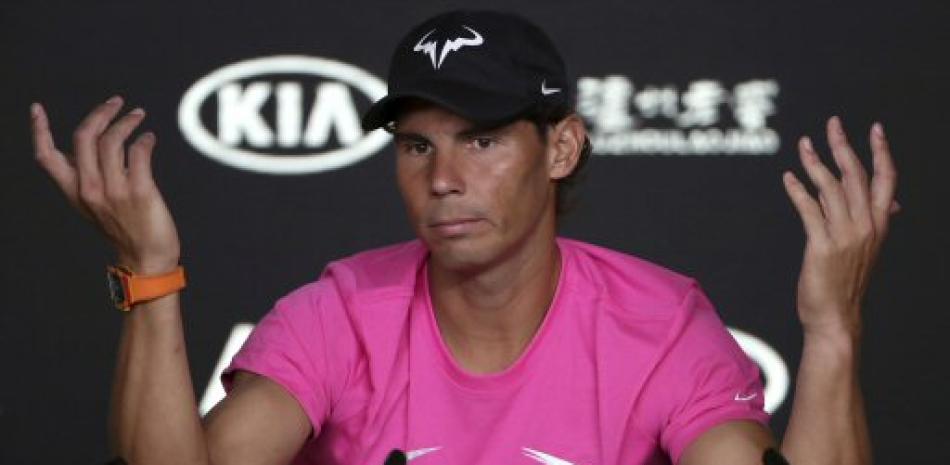 Rafael Nadal conversa durante la conferencia de prensa en la que lamento el retiro de Andy Murray.