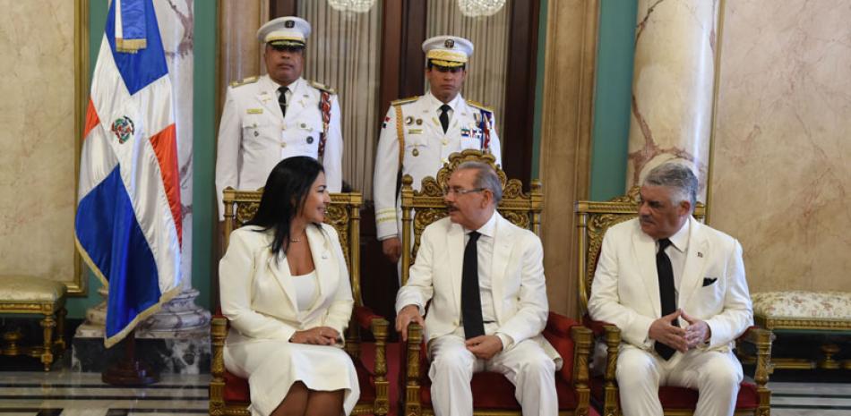 Recibidos. El presidente Danilo Medina conversó con los nuevos embajadores acreditados en el país.