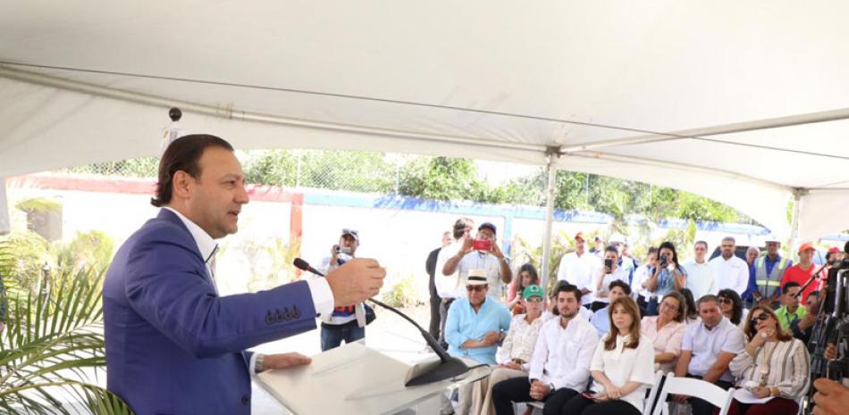 Recicladora. El alcalde Abel Martínez encabezó la inauguración de la planta recicladora de residuos hospitalarios en Santiago.