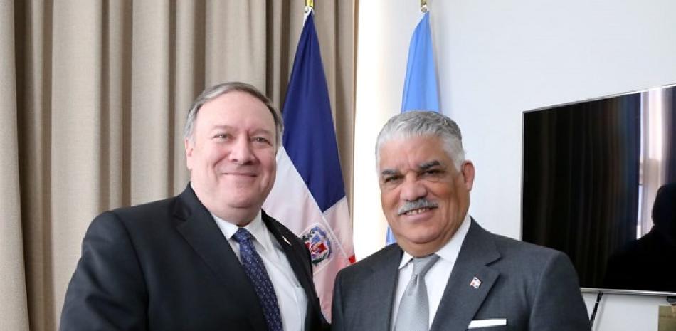 Fotografía de canciller dominicano Miguel Vargas Maldonado, junto a secretario de Estado de Estados Unidos, Mike Pompeo.