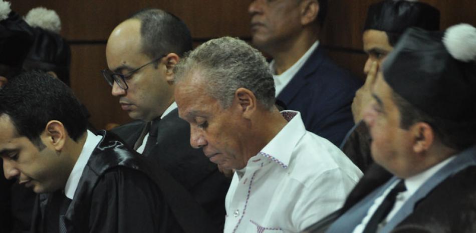 Proceso. Ángel Rondón, junto a sus abogados, durante la audiencia contra los imputados en el caso Odebrecht.