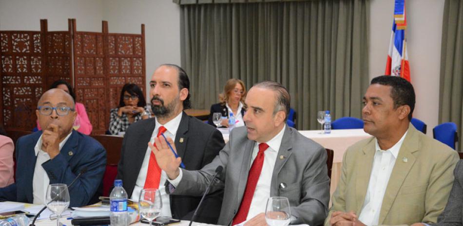 Suma total. Son 148 los artículos del Proyecto de Ley Orgánica del Regimen Electoral leídos ayer por la Comisión Bicameral.