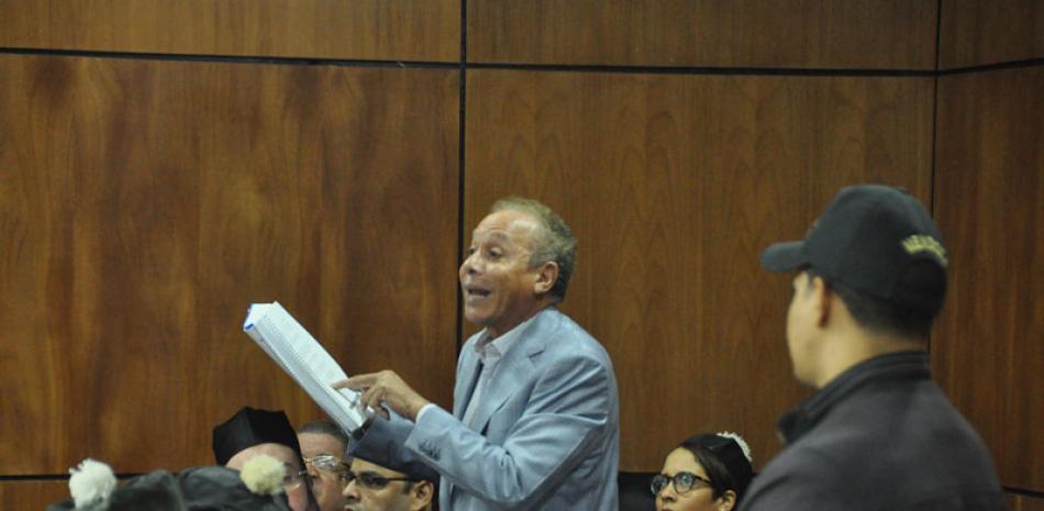 Audiencia. Ángel Rondón, imputado en el caso Odebrecht, mientras argumentaba en su defensa junto a sus abogados en la audiencia de ayer.