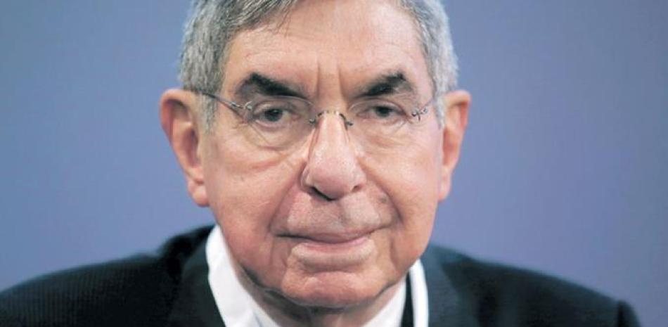 Hechos. La mujer asistió a la casa de Oscar Arias para entregarle información sobre la campaña antinuclear.