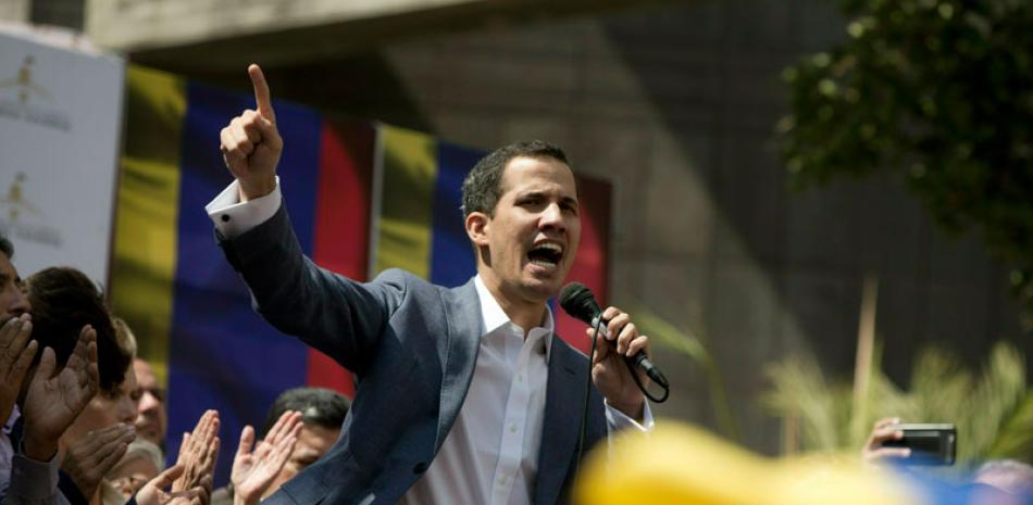 Cambio. En Venezuela, el presidente de la Asamblea Nacional, Juan Guaidó, se autoproclamó Presidente en lugar de Nicolás Maduro, rechazado por la comunidad mundial.