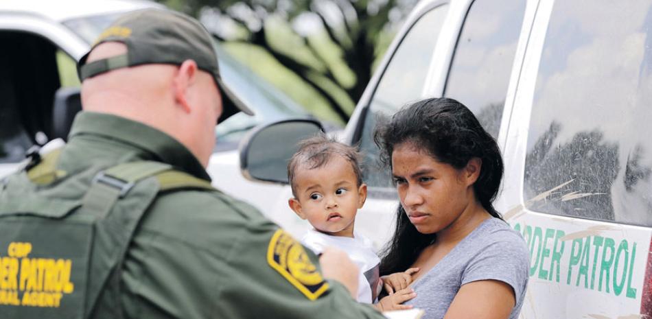 Caso. La Administración Trump dice que se requerirán esfuerzos extraordinarios para reunir a cientos de inmigrantes con sus hijos tras ser separados, por lo que los niños puede resultar con traumas.