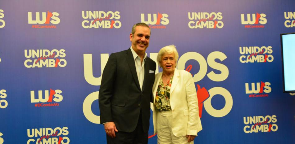 Acto. El precandidato Luis Abinader presentó a Milagros Ortiz Bosch como la coordinadora de "Unidos por el Cambio".