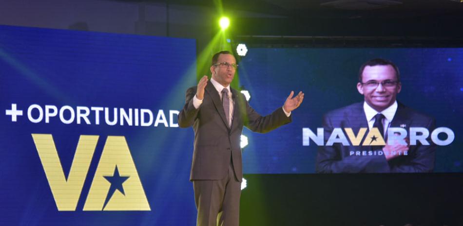 Andrés Navarro en el momento en el que lanza oficialmente su precandidatura presidencial durante un acto en la Casa Nacional del PLD.