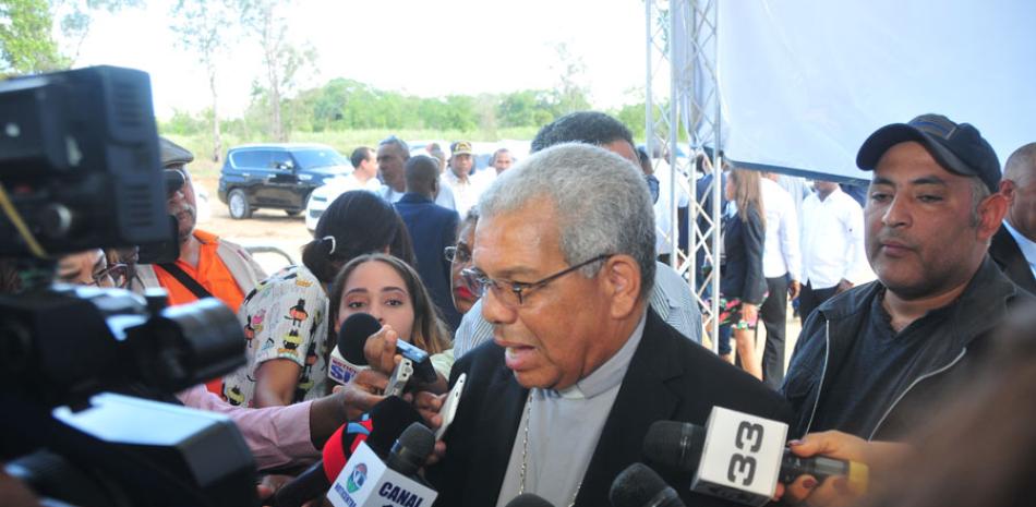 Desacuerdo. El arzobispo metropolitano de Santo Domingo, monseñor Francisco Ozoria, no está de acuerdo con que el pueblo tenga que costear, a través del Estado, las primarias de los partidos políticos.