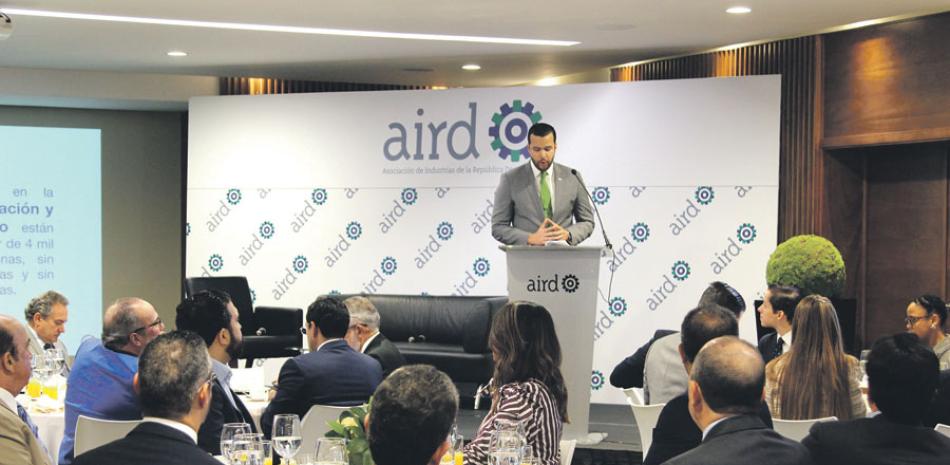 Competitividad. El director ejecutivo del Consejo Nacional de Competitividad (CNC), Rafael Paz, disertó en un desayuno empresarial organizado ayer por la Asociación de Industrias de la República Dominicana (AIRD).