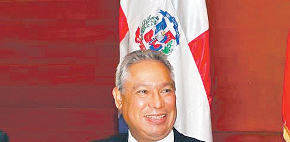 Ministro.Isidoro Santana.