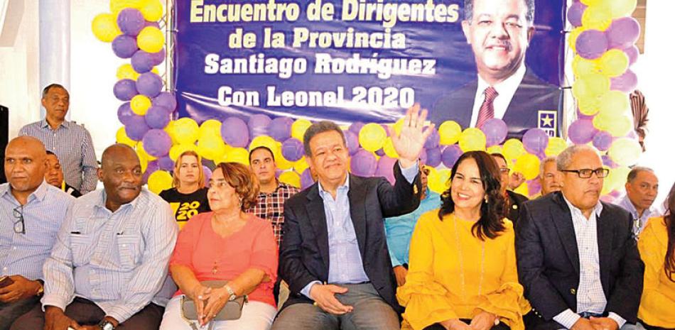 Planificación. El expresidente Leonel Fernández recorrió la Línea Noroeste donde expuso los planes para un futuro gobierno en favor de las provincias de esa región fronteriza.