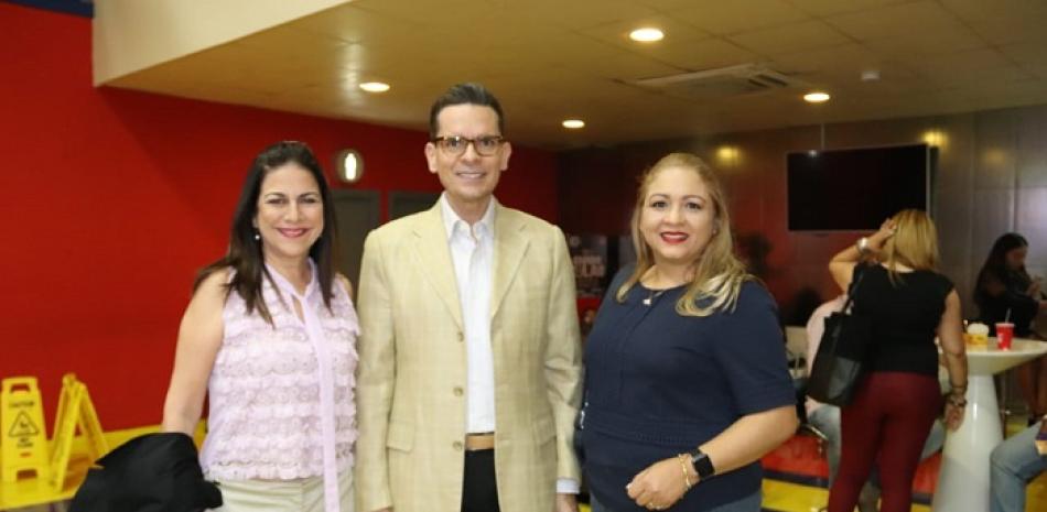 Marianela Fernández, Francisco Sanchis y Gladialisa Pereyra.