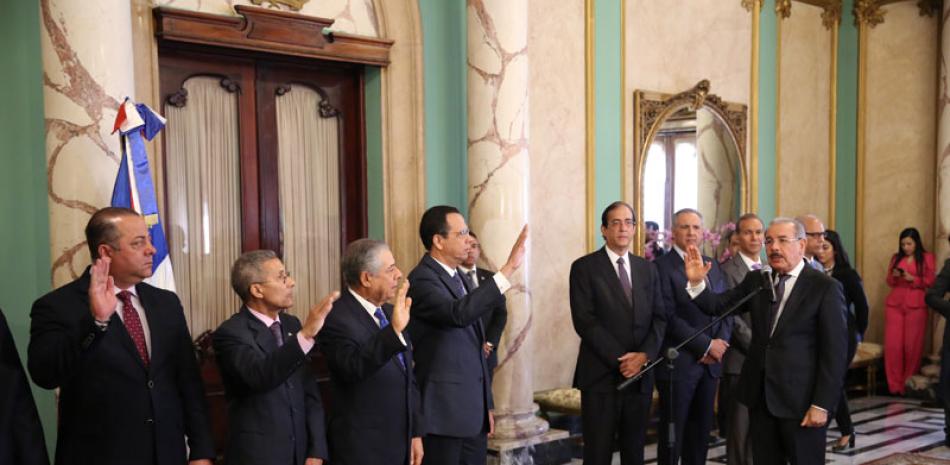 Nombrados. El presidente Danilo Medina tomó el juramento a los nuevos funcionarios designados el domingo en diferentes posiciones.