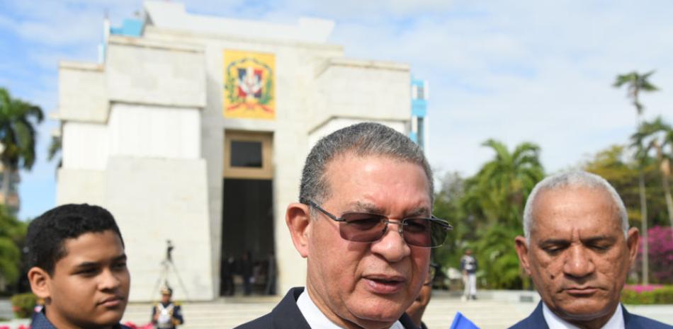 Presencia. El vicepresidente del Instituto Duartiano, Wilson Gómez, reclamó la aprobación de la ley sobre símbolos patrios.