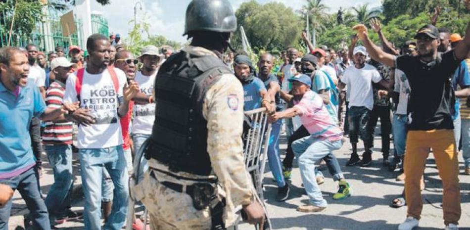 Calles. Las violentas protestas han afectado al gobierno de Jovenel Moise.