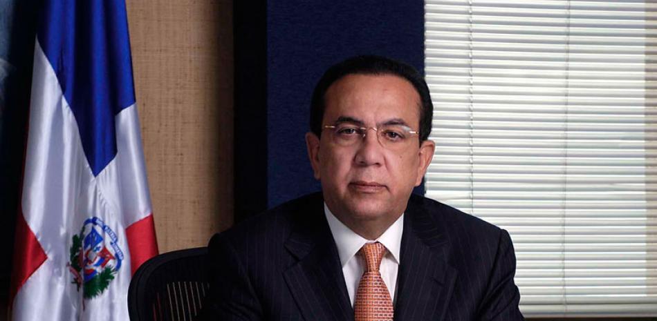 Héctor Valdez Albizu. Gobernador del Banco Central.