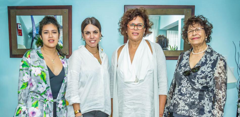 Carolina Socías, Agus Cattaneo, Jenny Polanco e Hilda Polando. CORTESÍA DE LOS ORGANIZADORES.