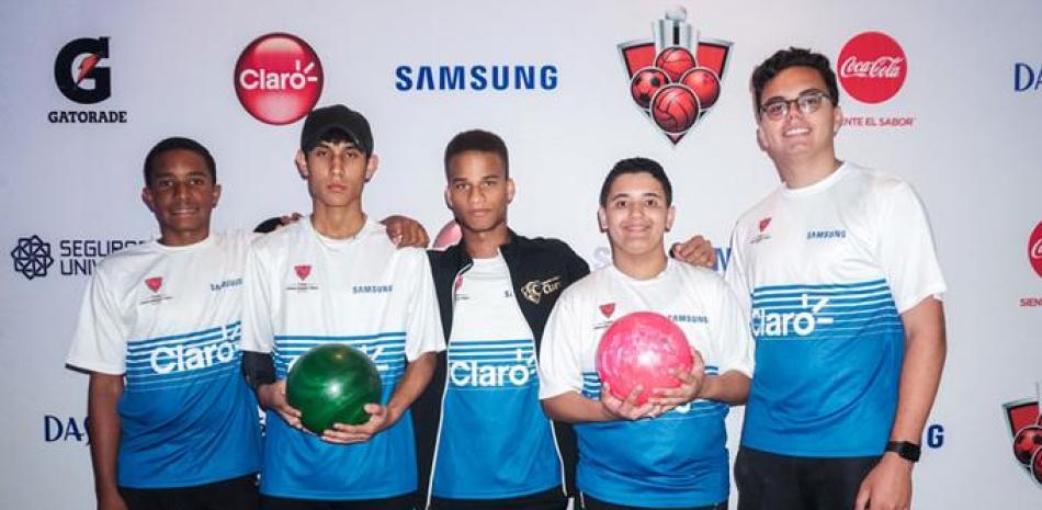 Equipo del colegio Los Arbolitos, que participa en la Copa Intercolegial Claro de Boliche 2019.