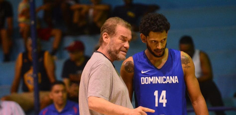 Néstor García estuvo asesorando al equipo dominicano en la última ventana. / GLAUCO MOQUETE