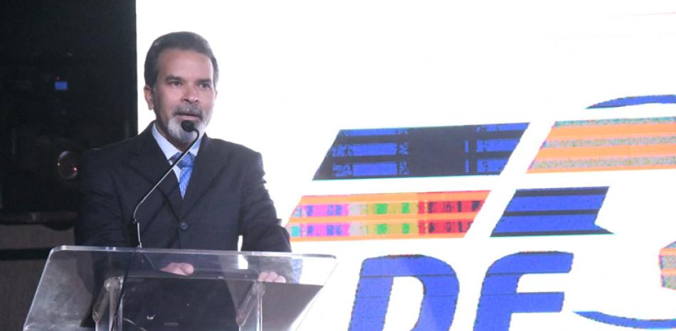 Dinardo Rodríguez, Director Ejecutivo de la LDF, ofrece detalles del nuevo formato. FE