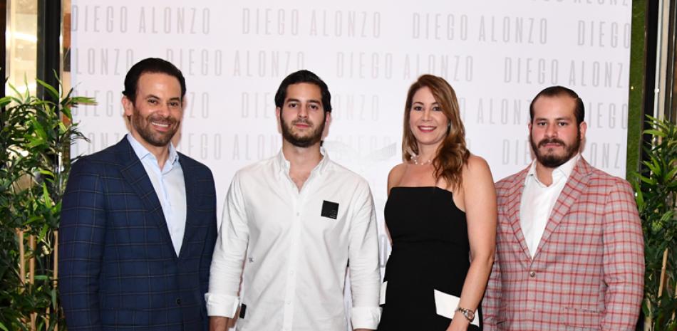 Alfredo Alonzo, Diego Alonzo (hijo), María Roques y Diego Alonzo. VÍCTOR RAMÍREZ.