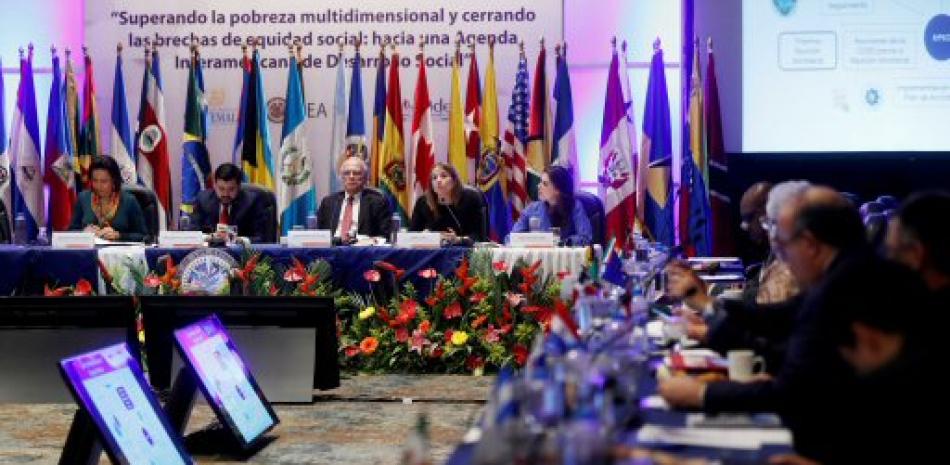 Integrantes de la Organización de Estados Americanos (OEA) y ministros latinoamericanos participan en la IV reunión de ministros de Desarrollo Social de países miembros de la OEA, en la Ciudad de Guatemala (Guatemala). EFE