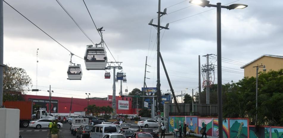 Luego del mantenimiento por dos semanas la Oficina de Reordenamiento del Transporte (Opret) reanudó  el servicio del Teleférico de Santo Domingo. Foto: Glauco Moquete.