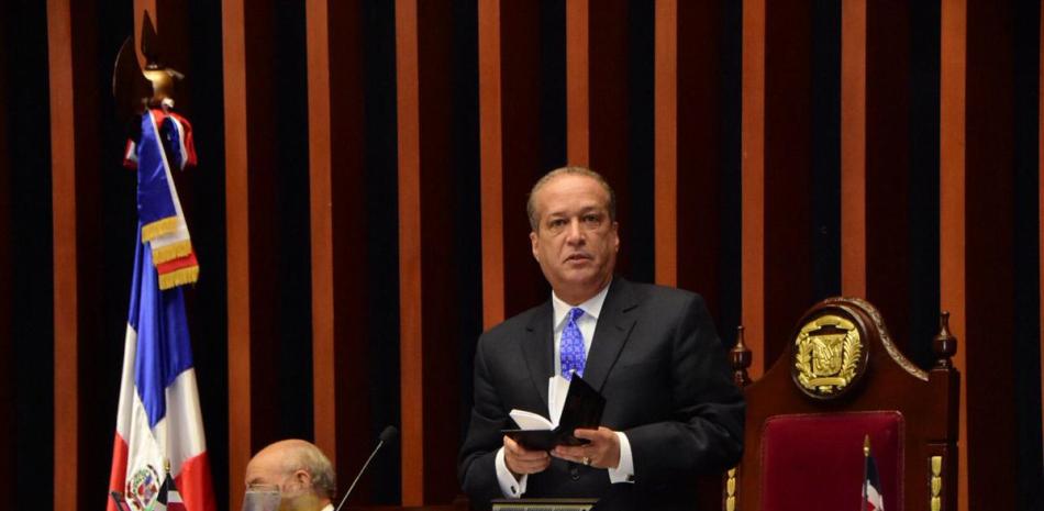 El presidente del Senado de la República, Reinaldo Pared Pérez, durante la sesión de hoy.