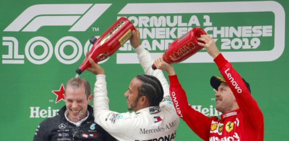 Valtteri Bottas, Lewis Hamilton y Sebastian Vettel / Foto AP