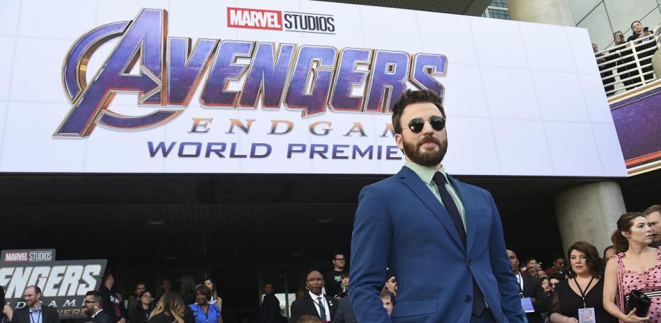 Chris Evans llega al estreno mundial de "Avengers: Endgame" en el Centro de Convenciones de Los Ángeles, el lunes 22 de abril del 2019. (Foto por Chris Pizzello/Invision/AP)