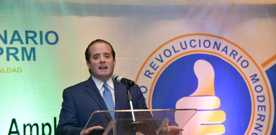 José Ignacio Paliza, al pronunciar el discurso central de un encuentro de su Comisión Política. FOTO: ADRIANO ROSARIO