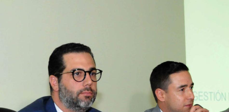 Marcos Leal, acompañado de Manuel Luna, elogia el trabajo de la Comisión Reguladora de Fedofútbol.