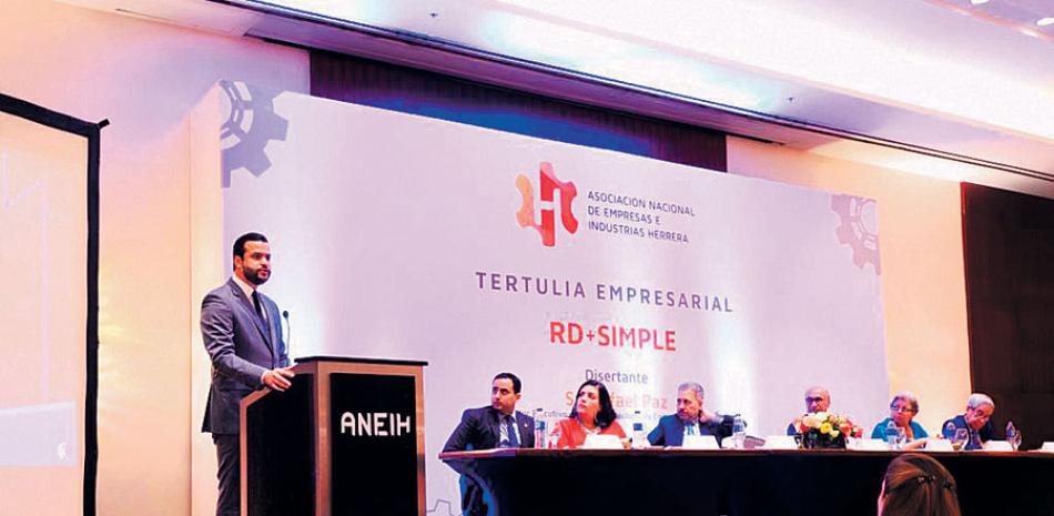 Rafael Paz disertó ayer en el almuerzo de la Asociación Nacional de Empresas e Industrias Herrera (Aneih). FUENTE EXTERNA