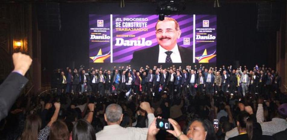 Seguidores del presidente Danilo Medina en la costa Noreste de Estados Unidos se reunieron en el gran Teatro United Palace, de Nueva York.