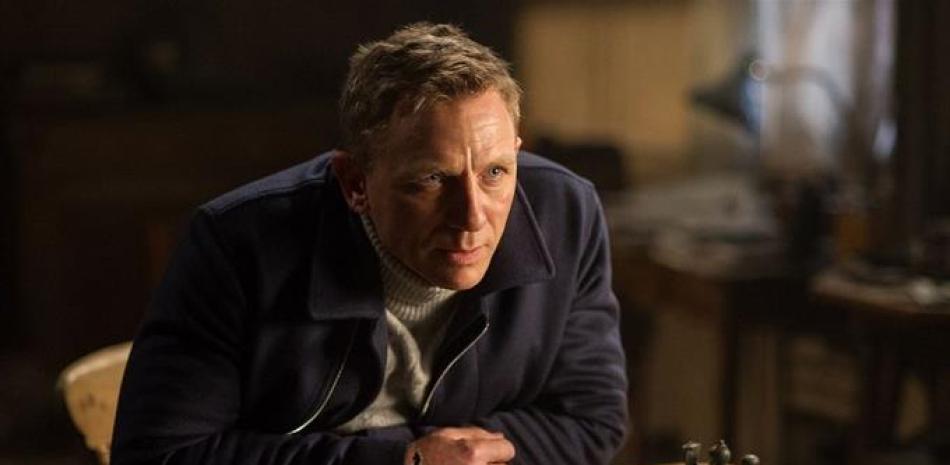 Daniel Craig durante el rodaje de la nueva película de James Bond. / EP