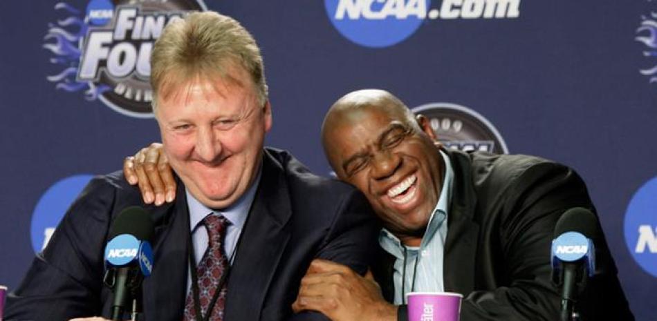 Larry Bird y Magic Johnson ayudaron a popularizar a la NBA en todo el mundo. AP
