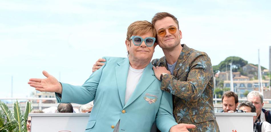 Elton John y Taron Egerton en el Festival de Cannes. AP