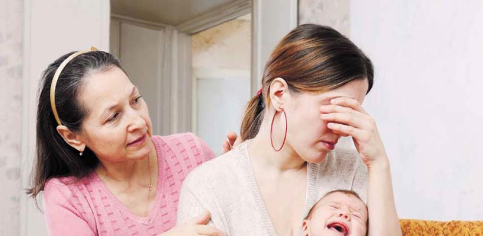 Las madres que padecen depresión postparto tienen sentimientos de extrema tristeza, ansiedad y cansancio. ISTOCK.