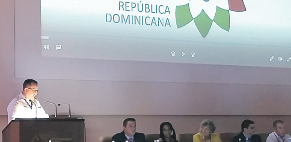 Magín j. Díaz habla durante la 53 asamblea del CIAT