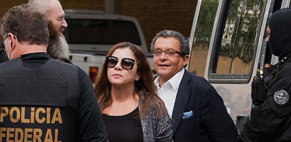 Monica Moura y Joao Santana fueron arrestados por la Policía cuando arribaron a Brasil procedentes de República Dominicana, donde operaban para Odebrecht. ARCHIVO