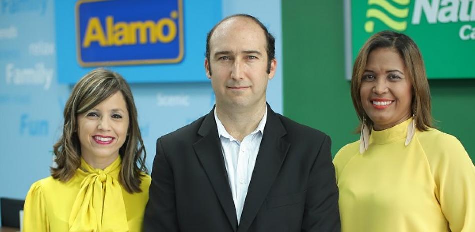 Analie Prieto, Jose Muniz  y Grecia Volquez.