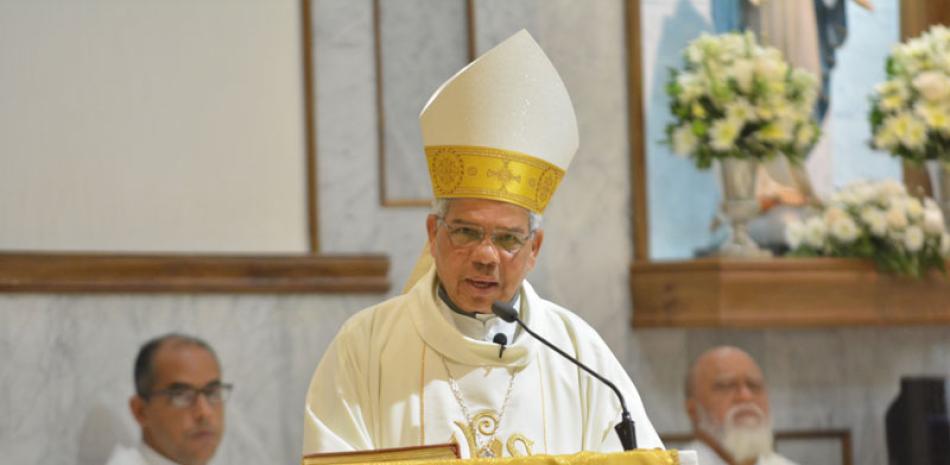 Monseñor Francisco Ozoria habló durante recorridos por centros educativos de la zona norte del Distrito Nacional.