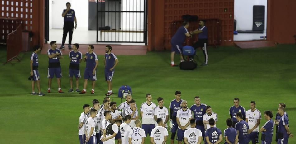 Selección Argentina de fútbol durante los entrenamientos de preparación para la Copa América. / AP